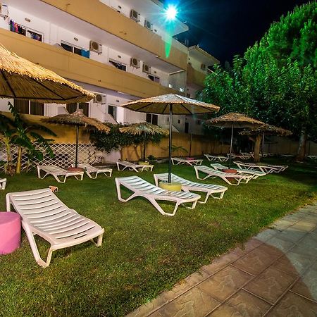 Achousa Hotel ファリラキ エクステリア 写真