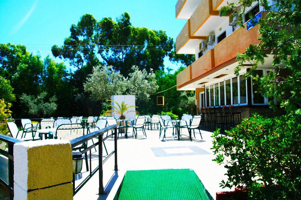 Achousa Hotel ファリラキ エクステリア 写真