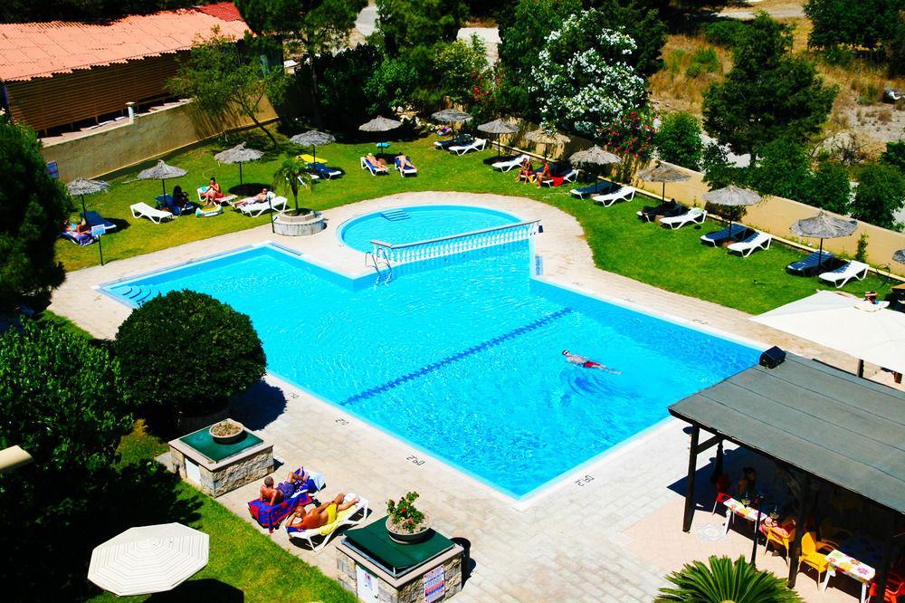 Achousa Hotel ファリラキ エクステリア 写真
