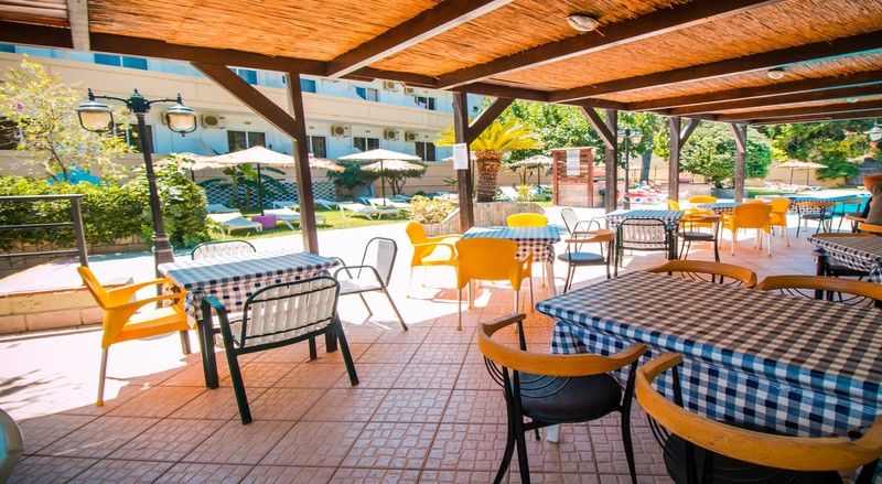 Achousa Hotel ファリラキ エクステリア 写真
