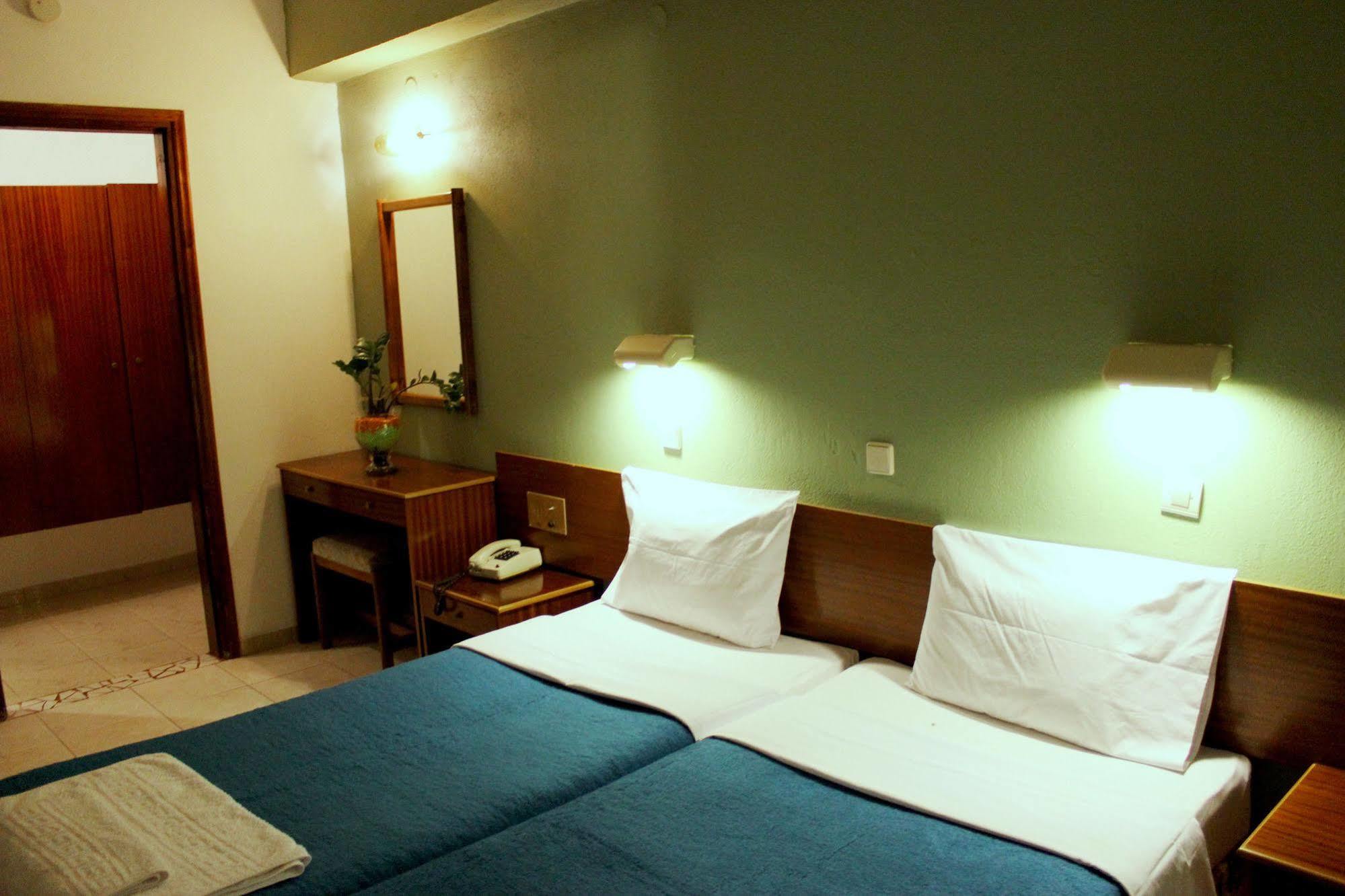 Achousa Hotel ファリラキ エクステリア 写真